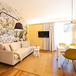 Yellow Flat By Grazrentals Vaulted Kitchen & Pet Friendly & Free Parking Graz