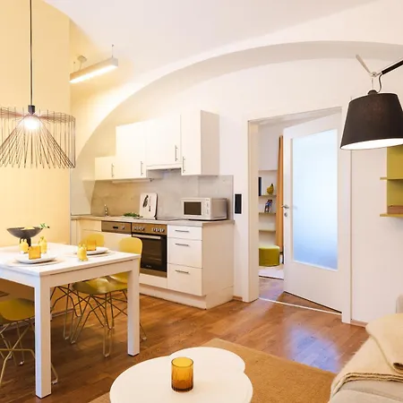 Yellow Flat By Grazrentals With Location & Free Parking Apartment Graz