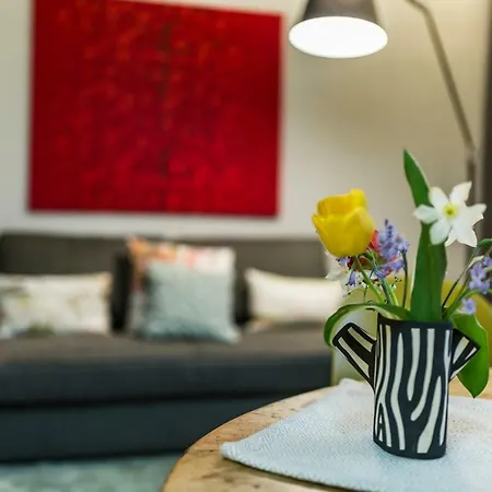 Yellow Flat By Grazrentals With Location & Free Parking Appartamento Graz