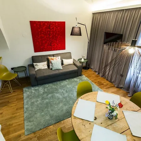 Yellow Flat-direkt Bei Kf-uni Mit Gewölbe, Inkl Parkplatz Apartment *