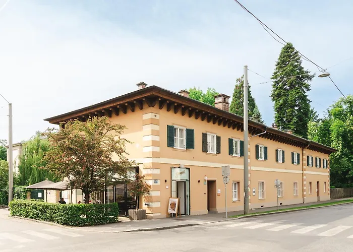 Yellow Flat By Grazrentals With Location & Free Parking *