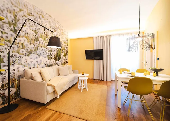 Yellow Flat By Grazrentals Vaulted Kitchen & Pet Friendly & Free Parking Apartamento Graz